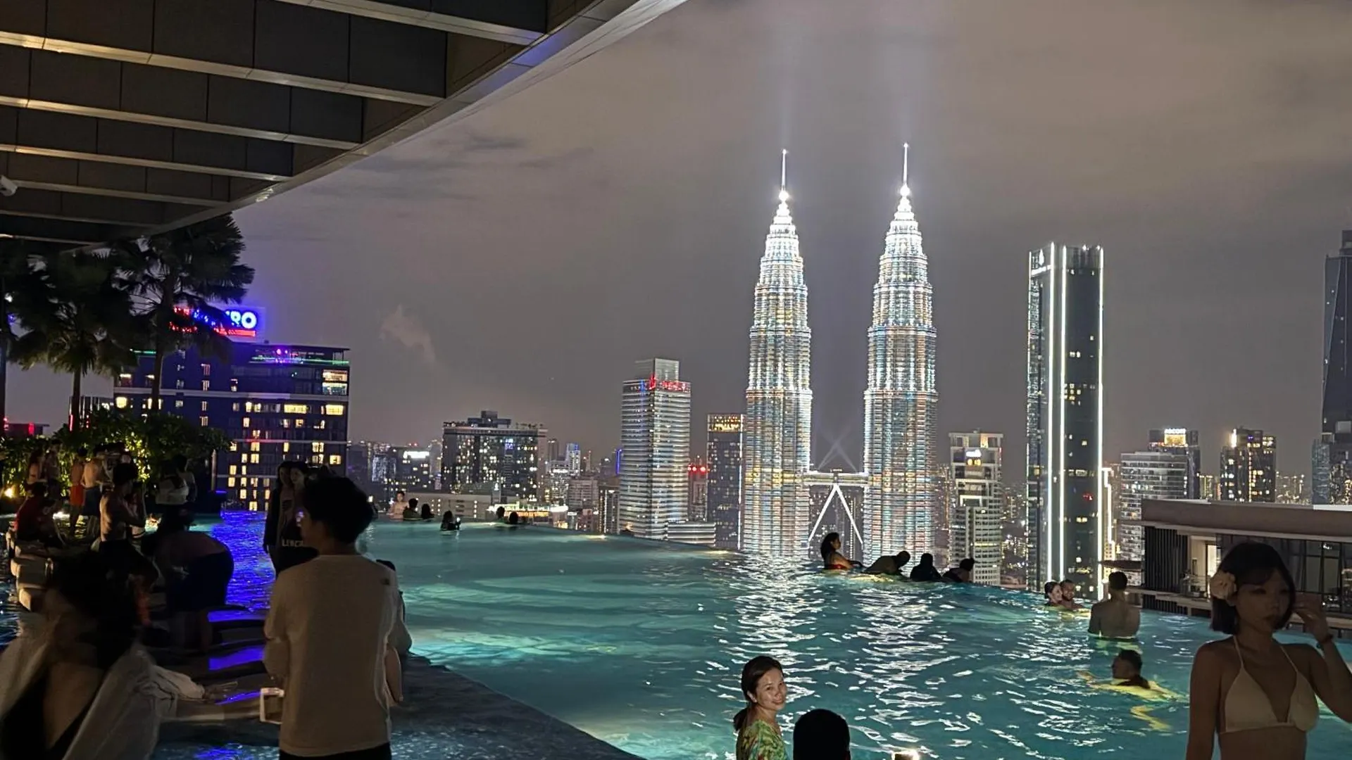 Night Home At Eaton Residences Klcc Kuala Lumpur Malaysia
