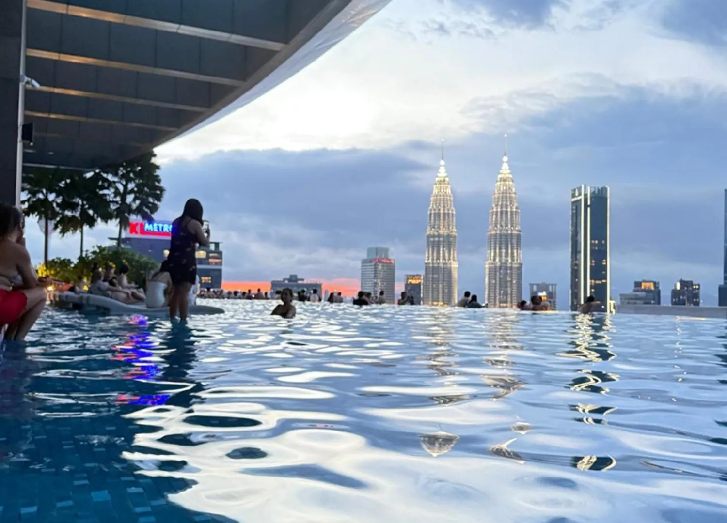 Night Home At Eaton Residences Klcc 쿠알라룸푸르